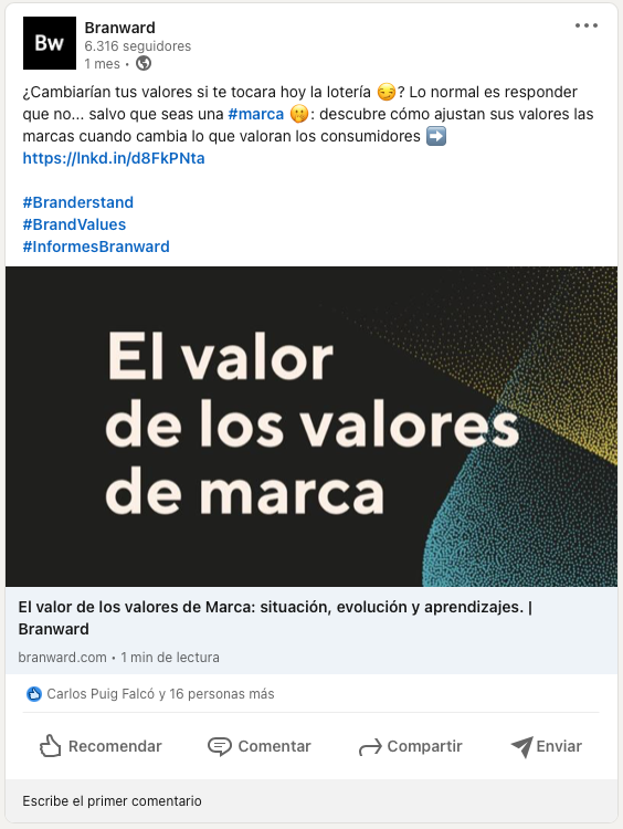 texto sobre fondo en textura de colores oscuros